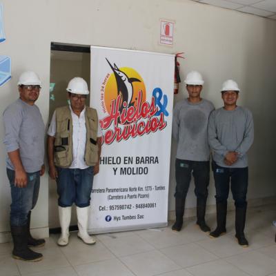 Trabajadores de la empresa Hielos y Servicios Tumbes